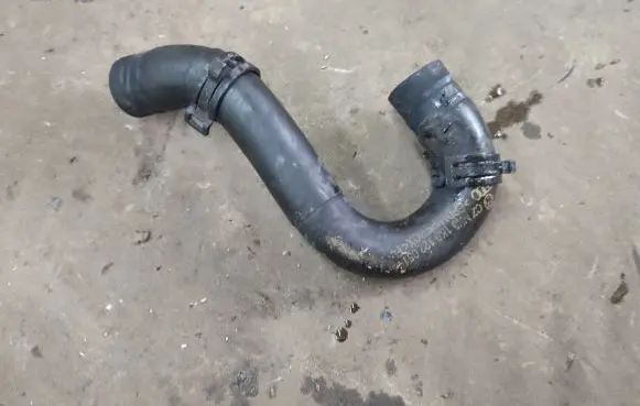 Volkswagen Jetta VI Engine coolant pipe/hose 1K0122051H