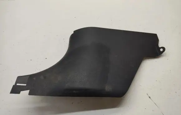 Foot area side trim