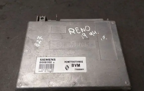 Renault Megane II Engine control unit/module S100811102E 7700731802