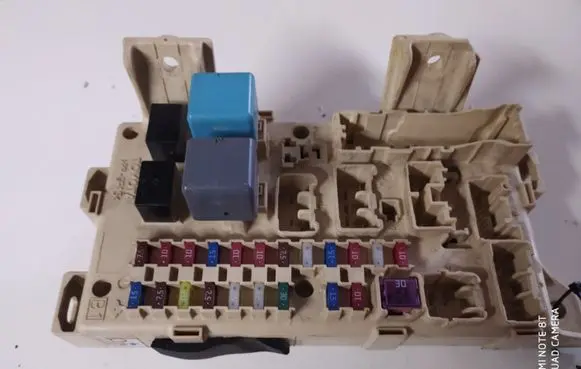 Toyota Avensis Verso Fuse module 8922144030