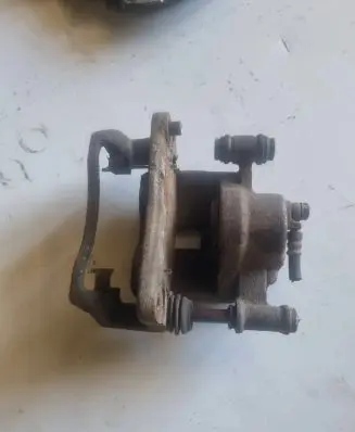 Subaru Impreza II Front brake caliper
