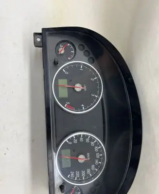 Speedometer (instrument cluster)