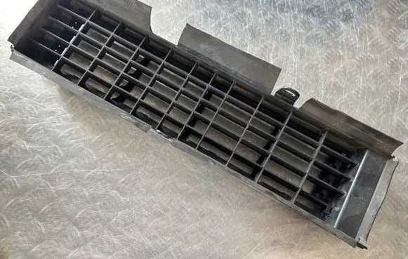 Nissan Qashqai Intercooler air guide/duct channel 623224EA0B