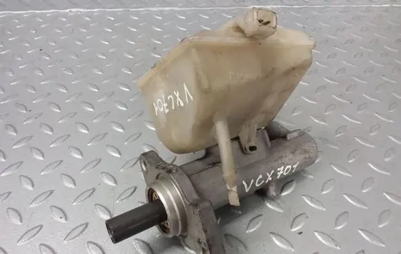 Volvo XC70 Master brake cylinder 8646007
