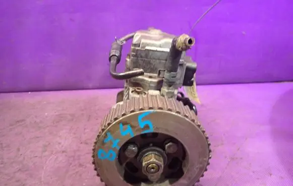 Audi A3 S3 8L Fuel injection high pressure pump 038130107D