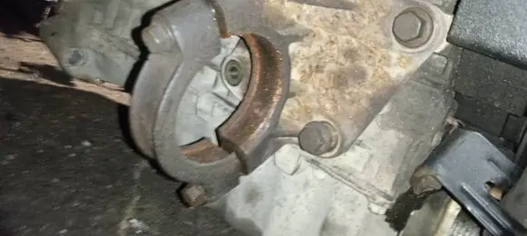 Volvo S40, V40 Engine mounting bracket