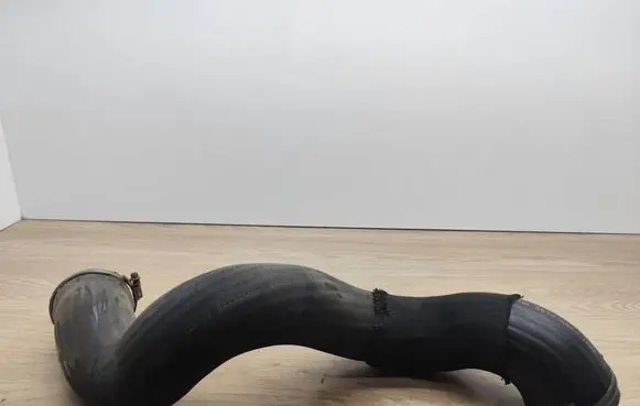 Volvo XC70 Intercooler hose/pipe 30792545