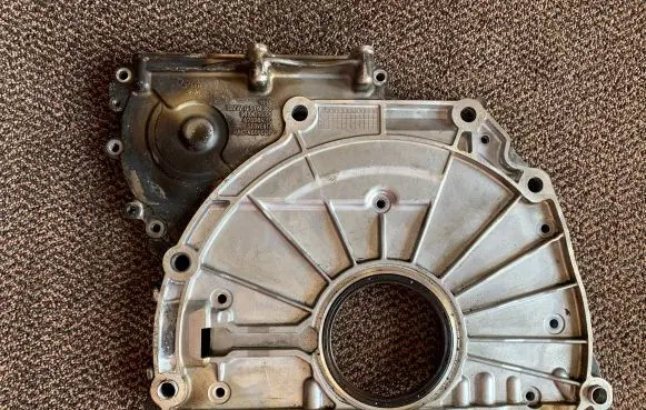 BMW 7 G11 G12 Timing chain cover 8576355