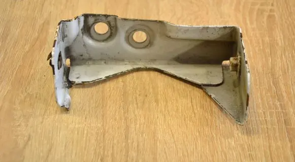 Chevrolet Orlando Headlight/headlamp mounting bracket 