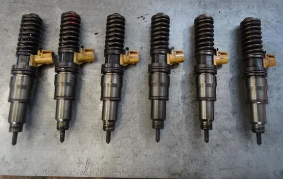 Renault Espace I Fuel injector 21569191