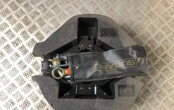 Subaru Legacy Tool set 