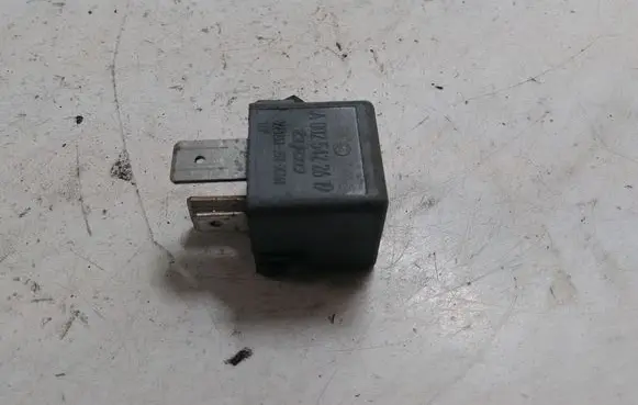 Mercedes-Benz Vito Viano W638 Other relay A0025422619