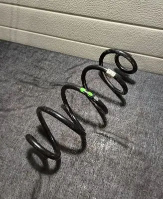 Porsche Macan (95B) Rear coil spring