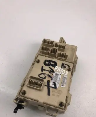 Toyota Avensis T270 Fuse box set 8264105070