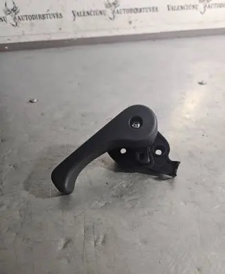 Hyundai i30 Engine bonnet (hood) release handle 