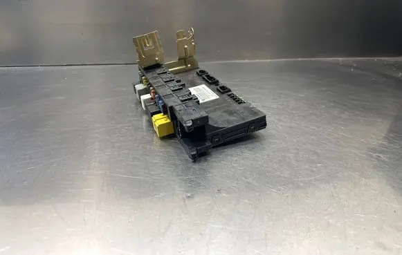 Mercedes-Benz C W203 Fuse module 2035453301 5DK00848645