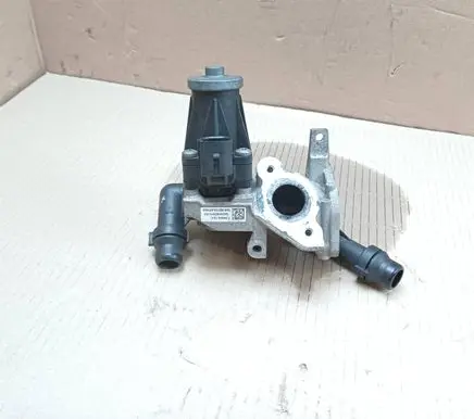 Jaguar F-Pace EGR valve G4D39D475AD