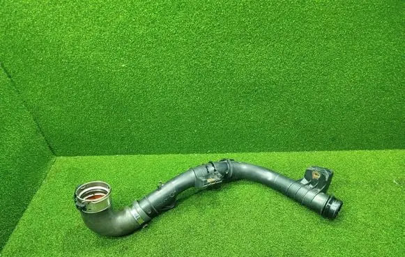 Intercooler hose/pipe