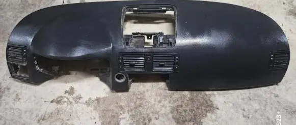 Volvo V50 Dashboard 8660105 3884 30214