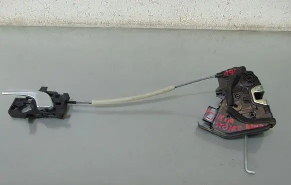 KIA Stonic Rear door lock