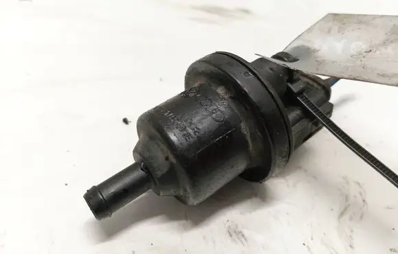 Skoda Praktik (5J8) Valve vacuum 