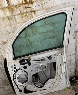 Citroen C3 Picasso Front door