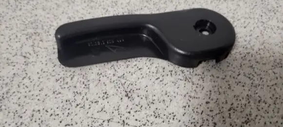 Engine bonnet (hood) release handle