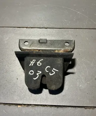 Audi A6 S6 C5 4B Tailgate/trunk/boot lock/catch/latch 4b9827520