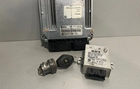 BMW 3 E46 Engine ECU kit and lock set 7789572 7790209 0281010565