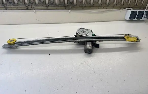 Opel Vivaro Front door window regulator with motor 7700311821 91165705F 28092006