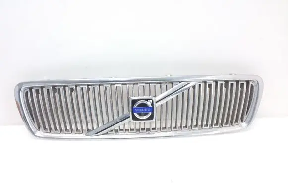 Volvo V70 Front bumper upper radiator grill 9190385