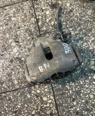 Volkswagen PASSAT B5.5 Front brake caliper