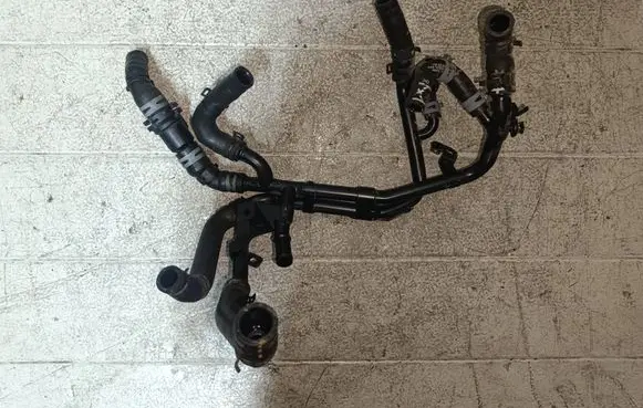 Audi A6 S6 C7 4G Engine coolant pipe/hose 04L122157BQ