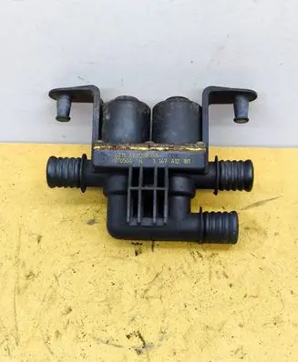 BMW 5 E60 E61 Coolant heater control valve 6931708 1147412181 070504
