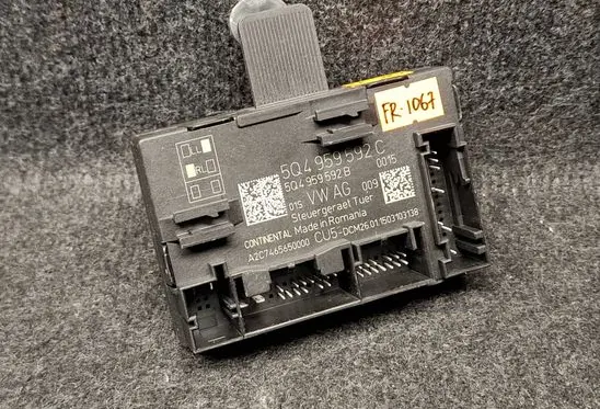 Skoda Octavia Mk3 (5E) Door control unit/module 5Q4959592C 5Q4959592B