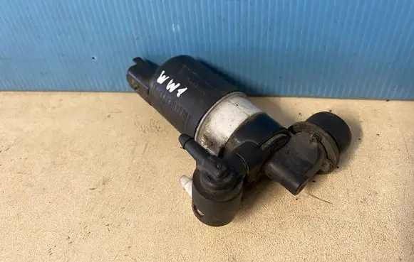 Citroen Berlingo Windscreen/windshield washer pump 8200031805
