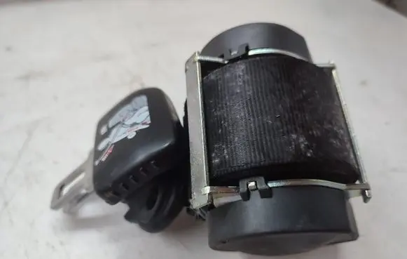 Audi Q7 4L Third row seat belt 606898300