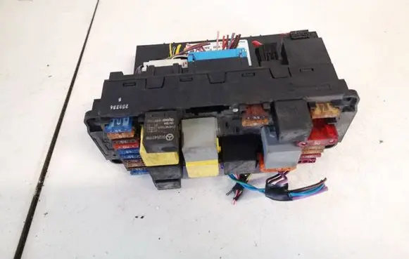 Mercedes-Benz C W203 Fuse box set 2035451601 5dk008485-50