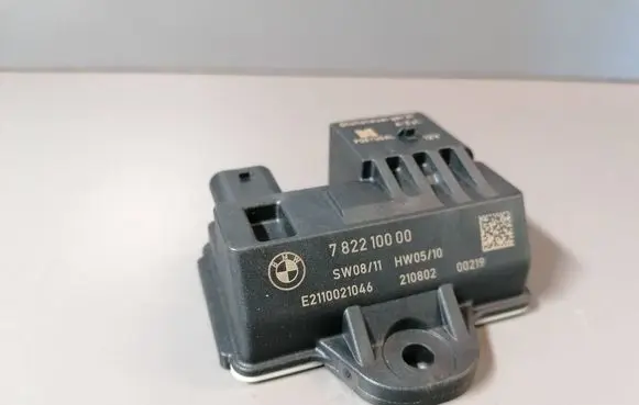 BMW 5 F10 F11 Glow plug pre-heat relay 7822100 12217822100 8519472