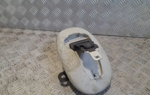 Middle seatbelt (rear)
