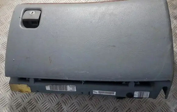 Peugeot 406 Glove box 9616630777