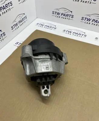 BMW 5 G30 G31 Engine mount bracket 688351401