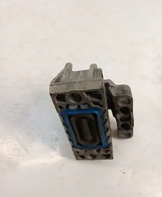 Seat Altea XL Engine mount bracket 1K0199262