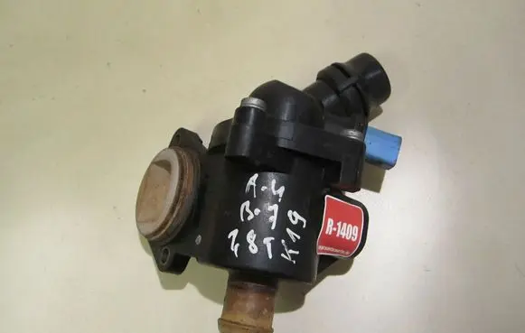 Thermostat/thermostat housing