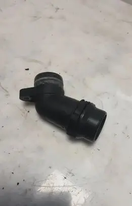 Audi Q7 4M Engine coolant pipe/hose 059121071DE