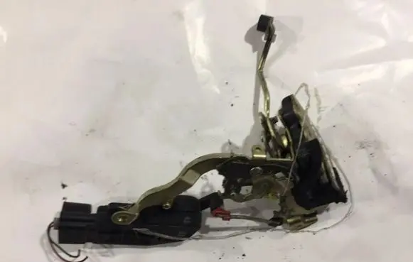 Suzuki Ignis Front door lock