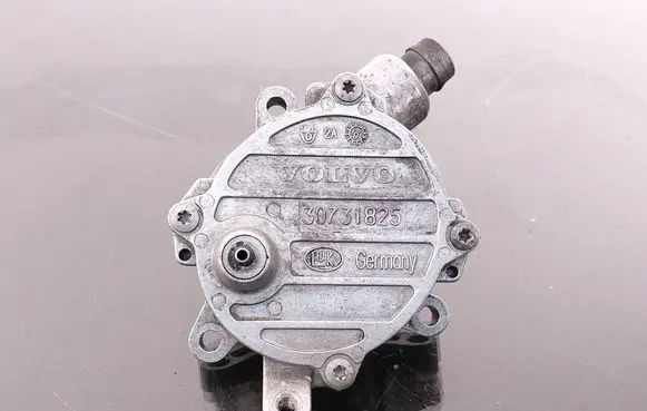 Volvo S60 Vacuum pump 30731825