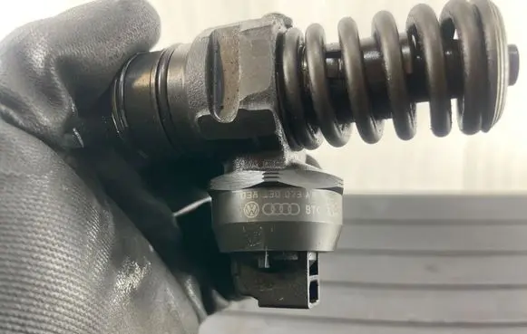 Audi A3 S3 8L Fuel injector 038130073AR 0414720214 PDB013