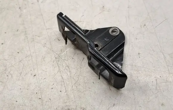 Toyota Avensis T250 Headlight/headlamp mounting bracket 5208205020
