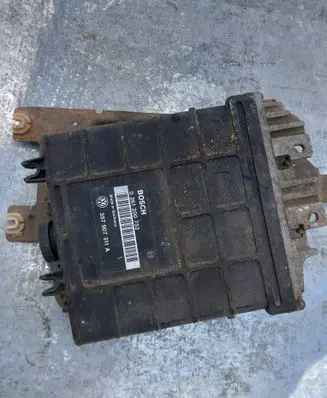 Volkswagen PASSAT B3 Engine control unit/module 357907311A 0261200752